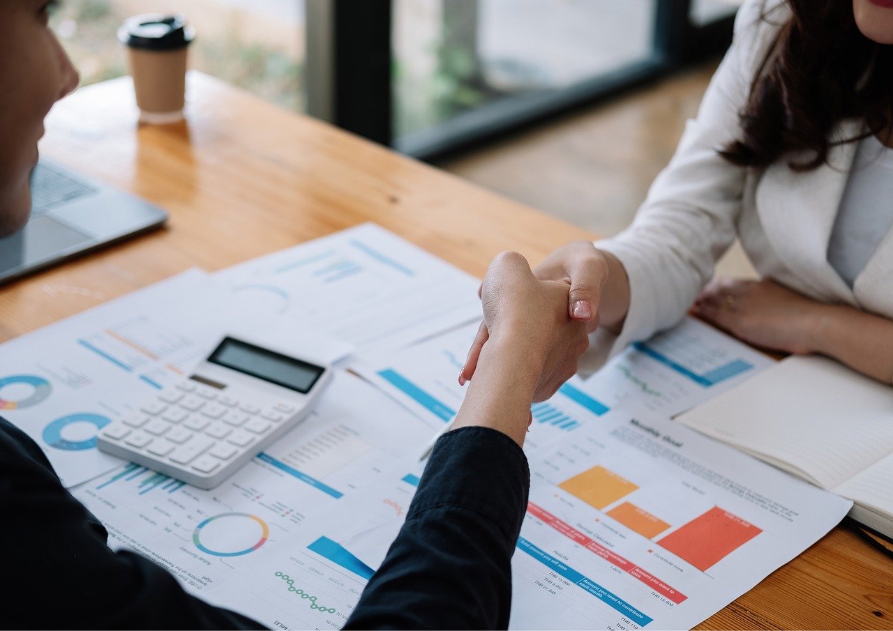 如何在游戏中追踪技术支持辅助的升级 